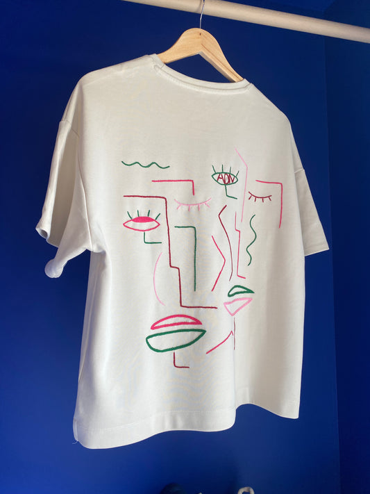 FEMME - t-shirt beige broderies vert/rose