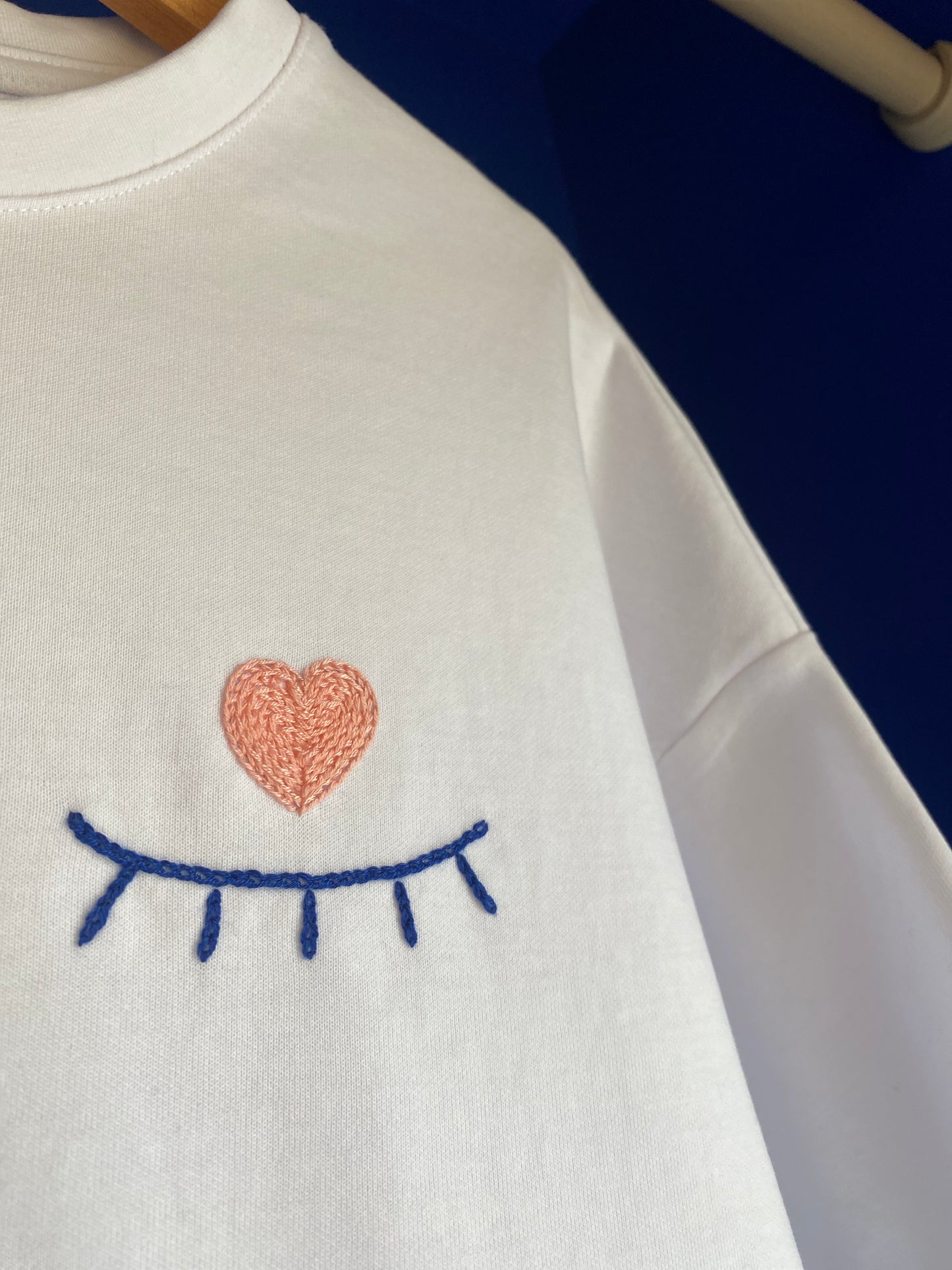FEMME - t-shirt blanc broderies colorées