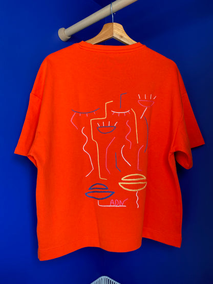FEMME - t-shirt rouge broderies colorées
