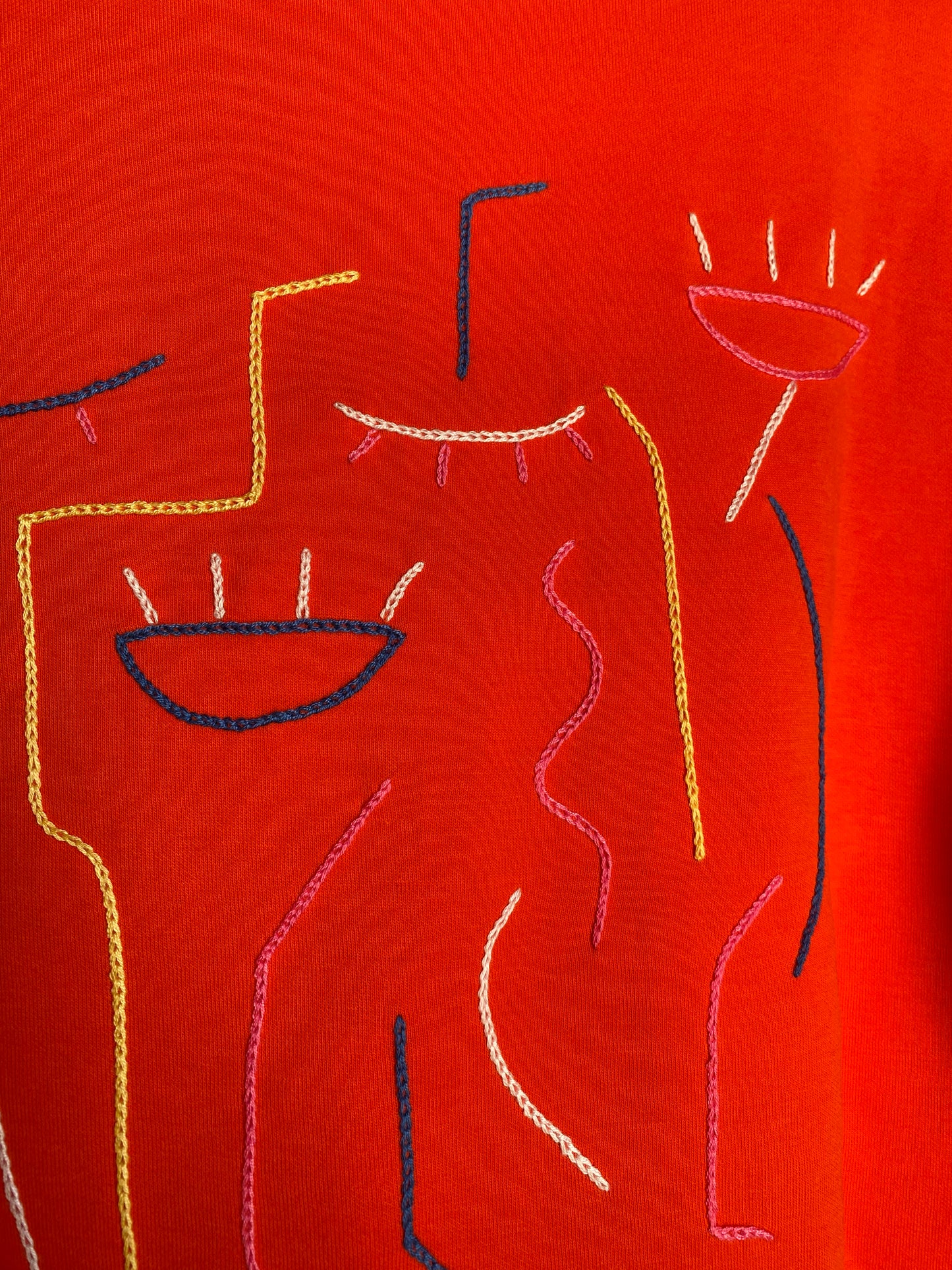 FEMME - t-shirt rouge broderies colorées