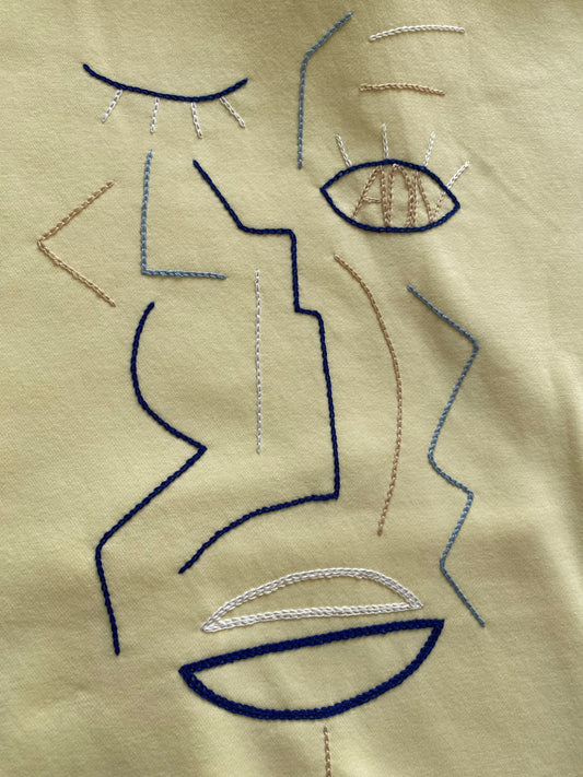 FEMME - Sweat jaune brodé bleu