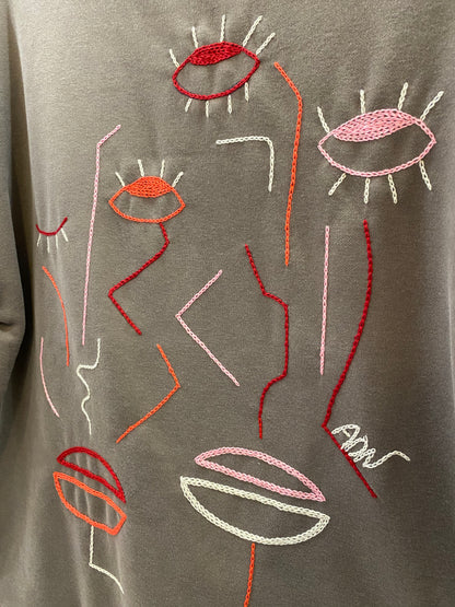 FEMME - Sweat marron brodé rose & rouge