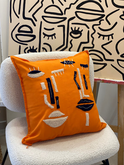 Coussin Deco ORANGE détails bleu marine/ beige