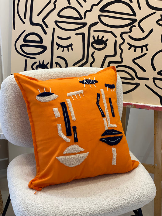 Coussin Deco ORANGE détails bleu marine/ beige