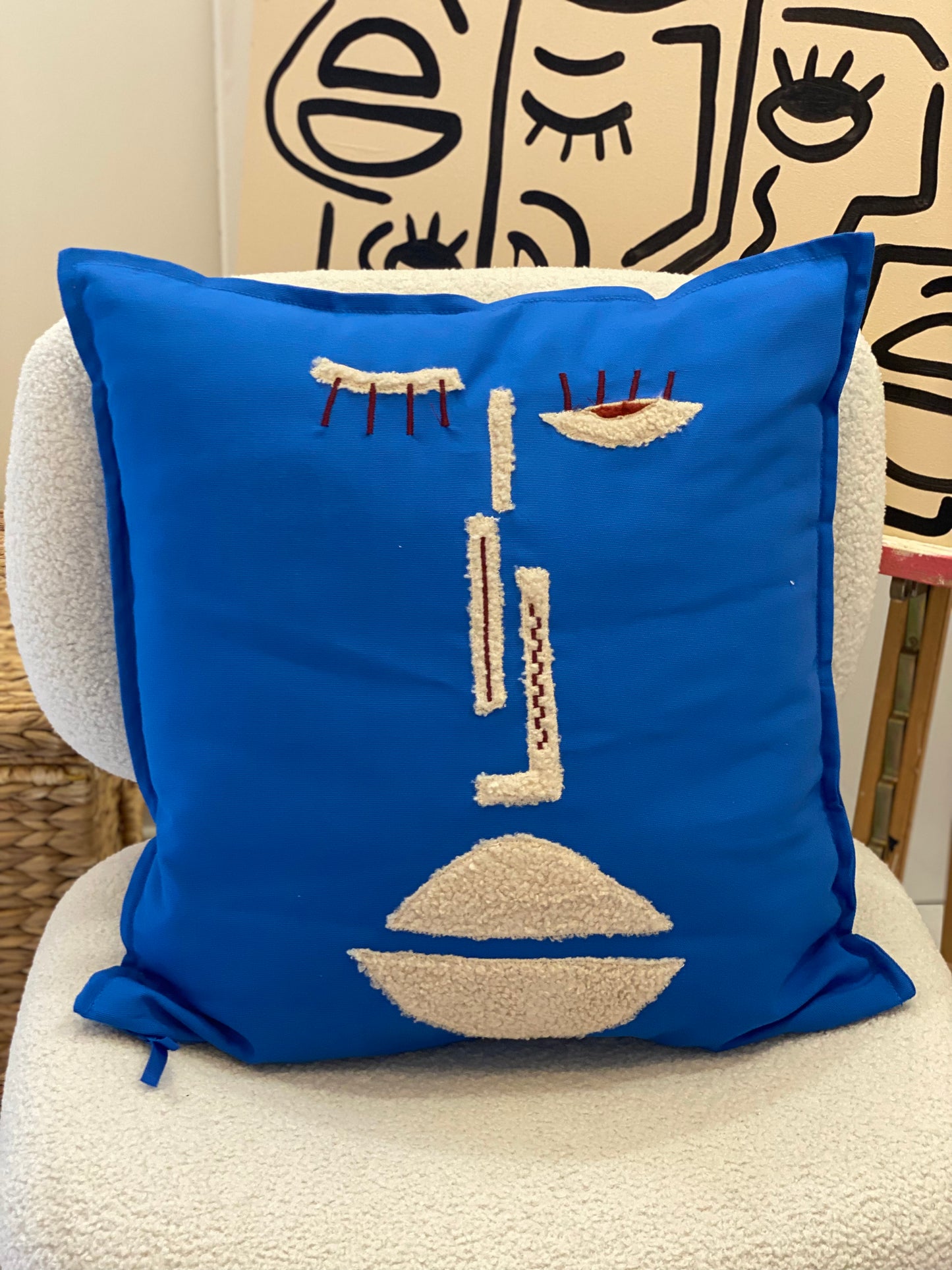 Coussin déco BLEU détails beige/ bordeaux