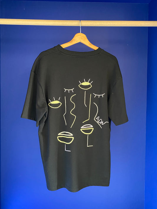 HOMME - T-shirt noir brodé violet pâle & jaune