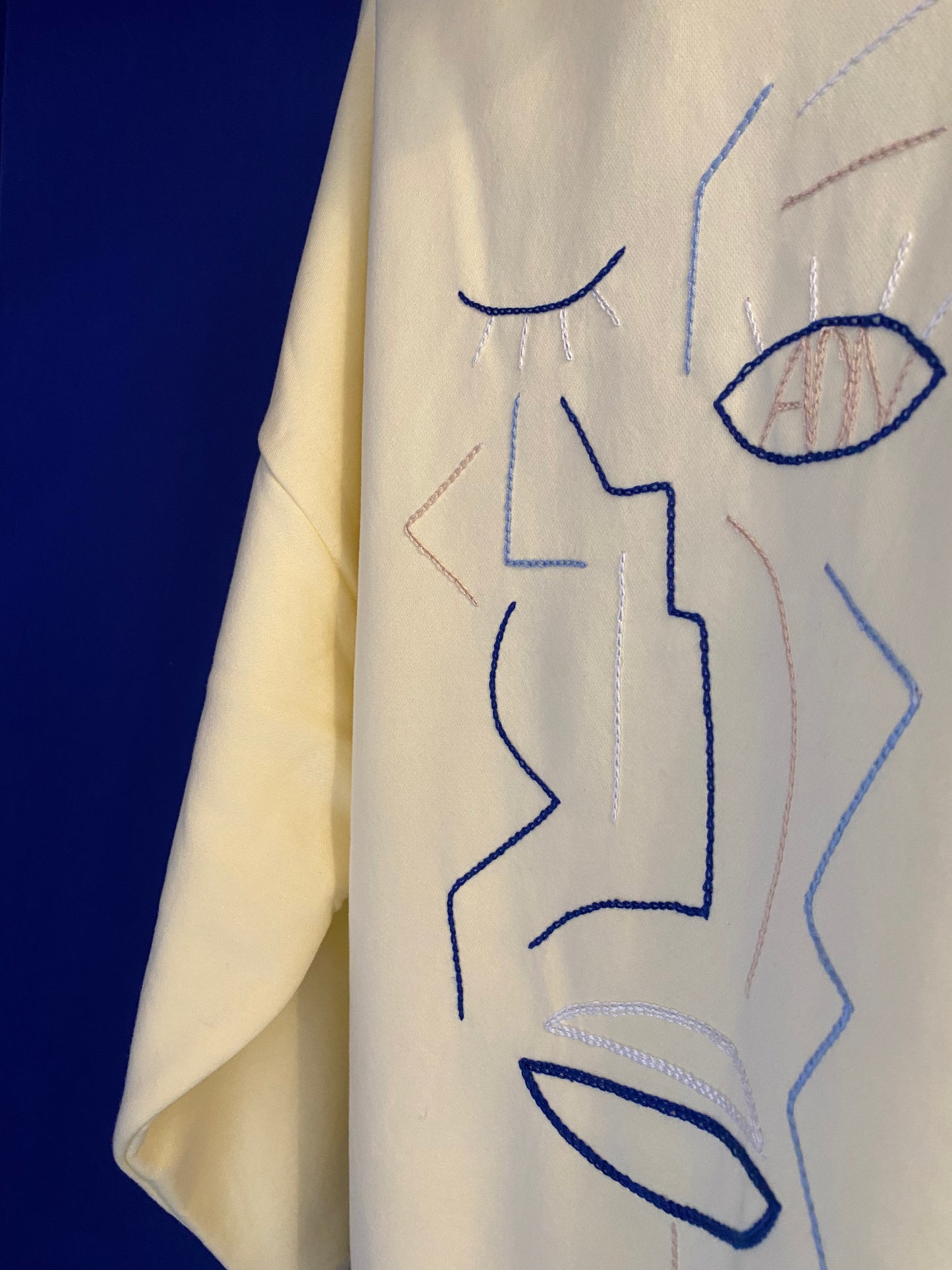 MIXTE - Sweat jaune brodé bleu & beige