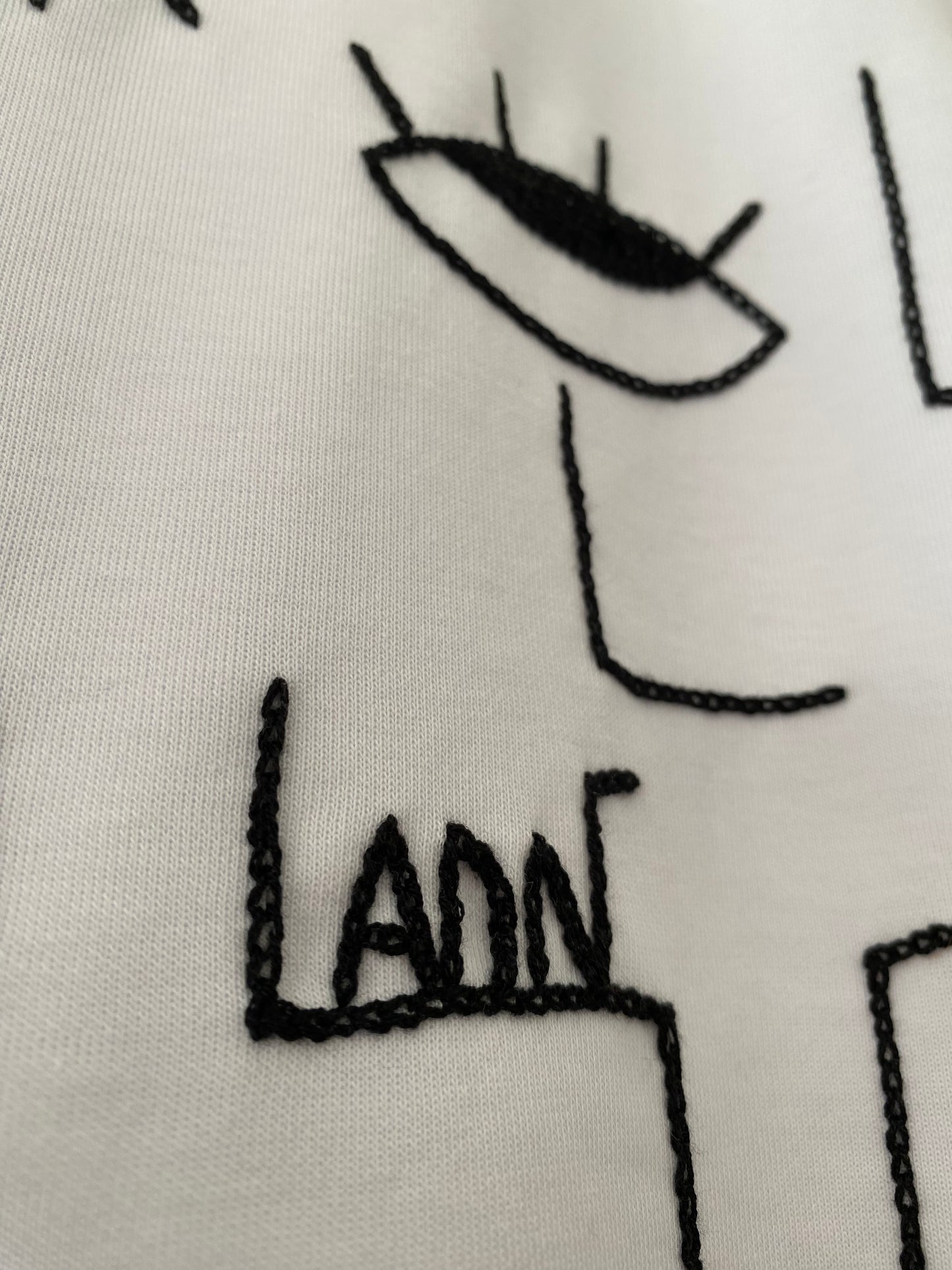 HOMME - T-shirt blanc brodé noir